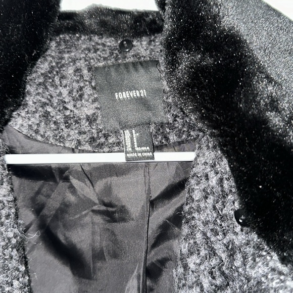 Forever 21 Gray Bouclé Cropped Moto Style Jacket - Picture 2 of 5